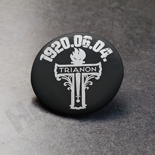 Trianon kitűző